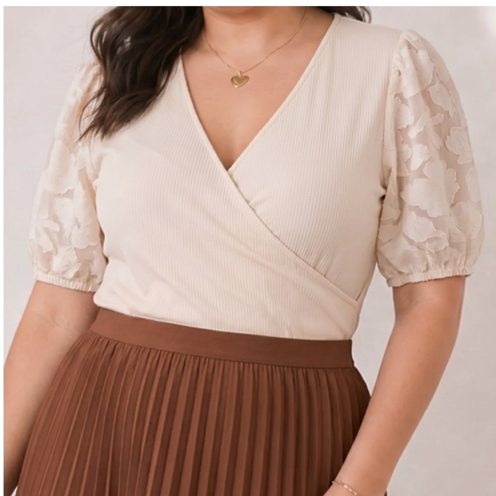 Torrid Super Soft Rib Knit Surplice Wrap Top Ivory Floral Lace Puff Sleeve 1X